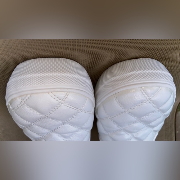 🥳HostPick🎉Soda Gently Used Women Sz-8 Quilted Diamond Stitched Bright White🤍 - Picture 6 of 16
